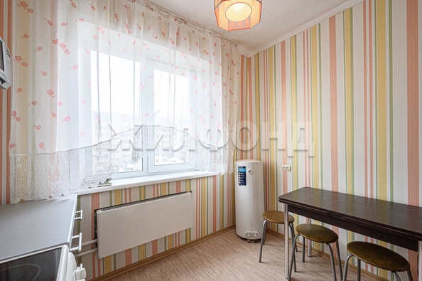 
   Продам 1-комнатную, 30 м², В. Высоцкого ул, 50

. Фото 2.
