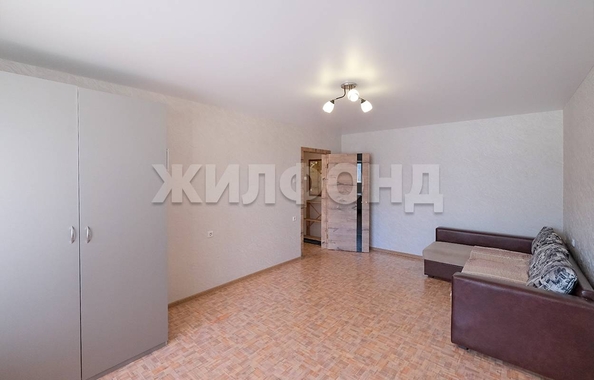 
   Продам 1-комнатную, 36.8 м², Титова ул, 238

. Фото 2.