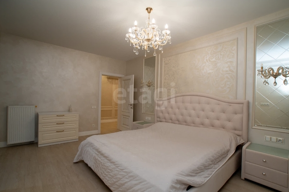
  Сдам в аренду 4-комнатную квартиру, 145 м², Новосибирск

. Фото 2.