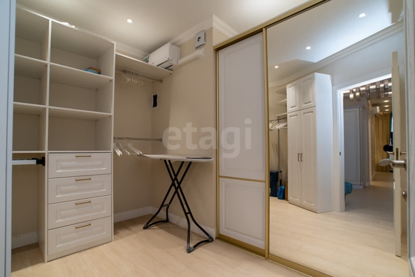 
  Сдам в аренду 4-комнатную квартиру, 145 м², Новосибирск

. Фото 20.