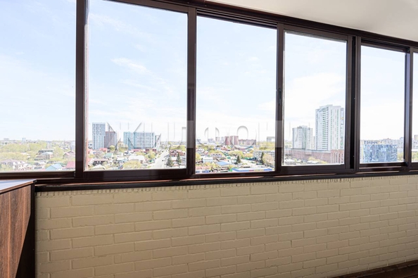 
   Продам 2-комнатную, 45.7 м², Николая Островского ул, 120

. Фото 12.