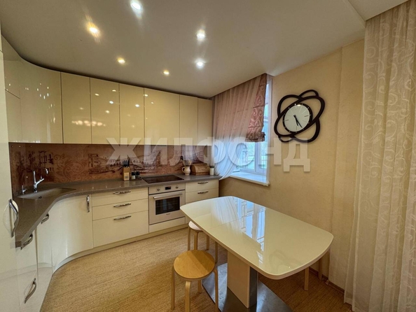 
   Продам 5-комнатную, 109 м², Троллейная ул, 7

. Фото 3.