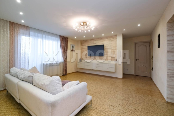 
  Продается 4-комн. квартира, 109 м², Троллейная ул, д. 7
. Фото 1.