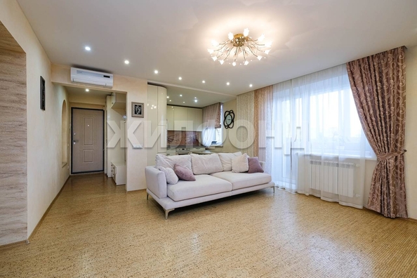 
  Продается 4-комн. квартира, 109 м², Троллейная ул, д. 7
. Фото 4.