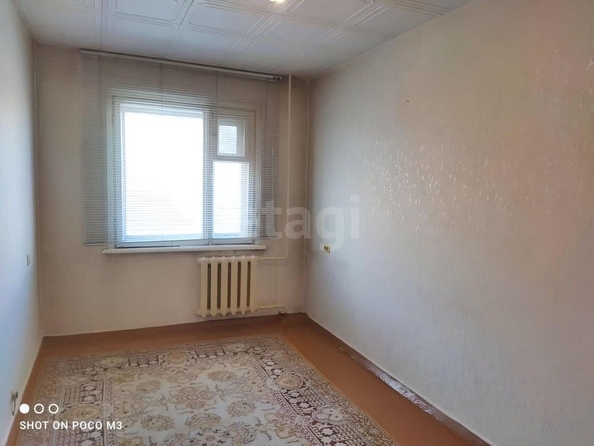 
   Продам 4-комнатную, 71 м², Петухова ул, 132

. Фото 2.
