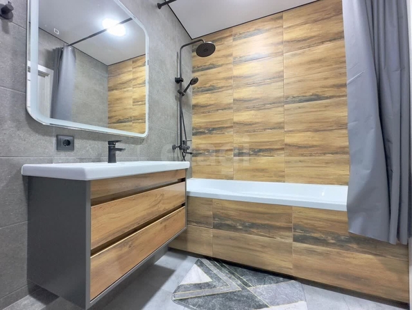 
   Продам 1-комнатную, 39.2 м², Рельефная ул, 106/1

. Фото 2.