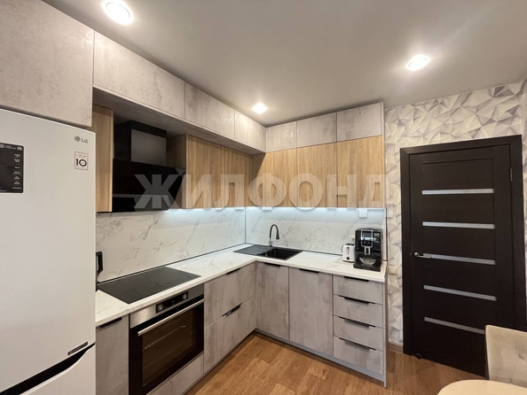 
   Продам 2-комнатную, 49.6 м², Вересаева ул, 1/1

. Фото 1.