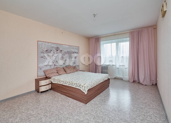 
   Продам 3-комнатную, 97.9 м², 2-й (4 мкр.) кв-л, 232

. Фото 10.