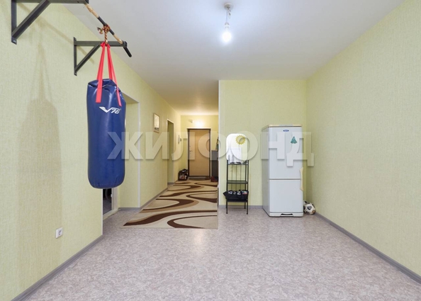 
   Продам 3-комнатную, 97.9 м², 2-й (4 мкр.) кв-л, 232

. Фото 18.