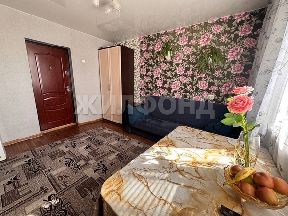 
   Продам секционку, 12.8 м², Сибиряков-Гвардейцев ул, 64

. Фото 1.