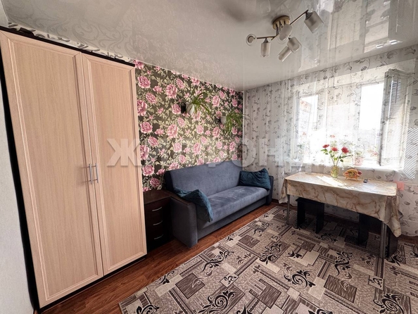
   Продам секционку, 12.8 м², Сибиряков-Гвардейцев ул, 64

. Фото 2.