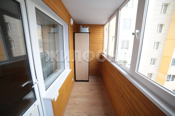
   Продам 3-комнатную, 76.9 м², Петухова ул, 14/5

. Фото 6.
