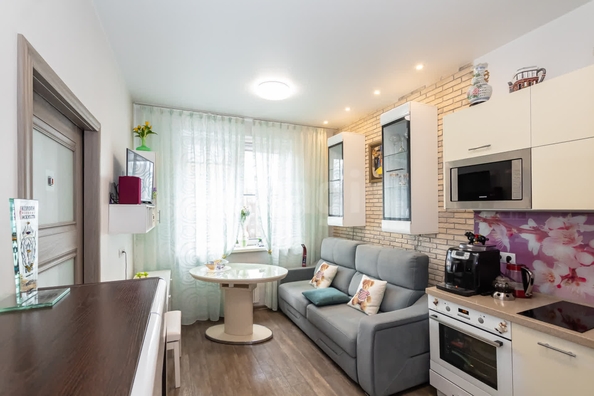 
  Продается 1-комн. квартира, 39.8 м², Державина ул, д. 47
. Фото 2.
