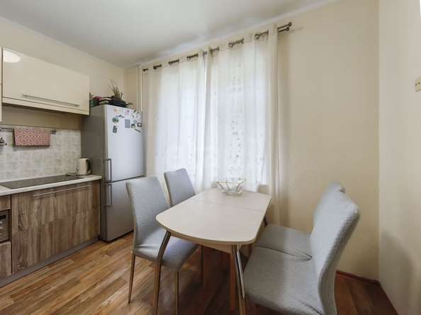 
  Продается 2-комн. квартира, 56.5 м², Мясниковой ул, д. 24/2
. Фото 2.