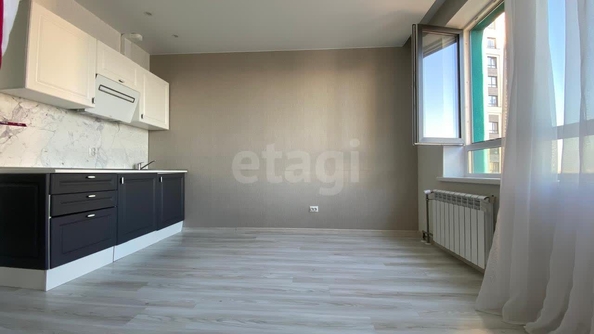 
   Продам апартамент, 23 м², Сухарная ул, 107/1

. Фото 3.