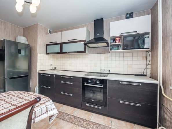 
   Продам 3-комнатную, 69.5 м², Военного городка тер, 772

. Фото 2.
