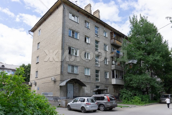
  Продается 1-комн. квартира, 32 м², Богдана Хмельницкого ул, д. 6
. Фото 2.