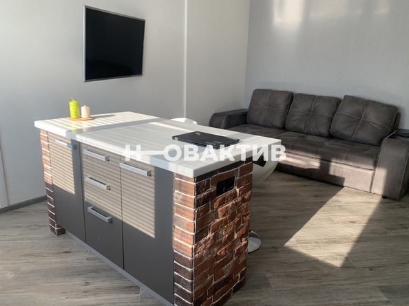 
  Продается 1-комн. квартира, 46.9 м², Приморская ул, д. 5
. Фото 2.
