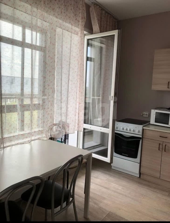 
  Сдается 1-комн. квартира, 37 м², Кирова ул, д. 322
. Фото 1.