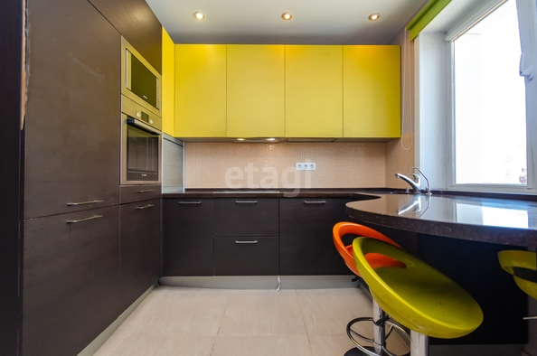 
  Продается 2-комн. квартира, 66 м², Романова ул, д. 60
. Фото 7.
