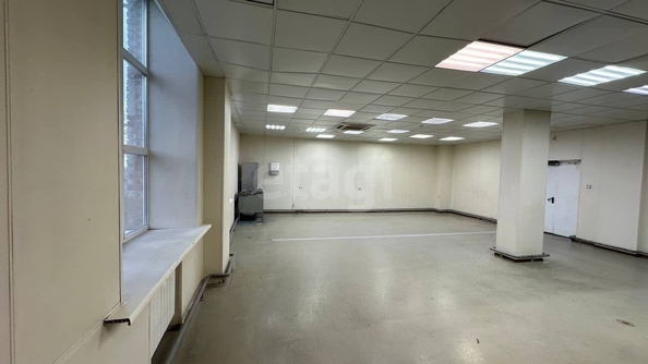 
  Сдается производственное помещение, 400 м², Декабристов ул, д. 275к6
. Фото 20.