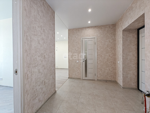 
  Продается 2-комн. квартира, 67 м², Бориса Богаткова ул, д. 201/3
. Фото 7.
