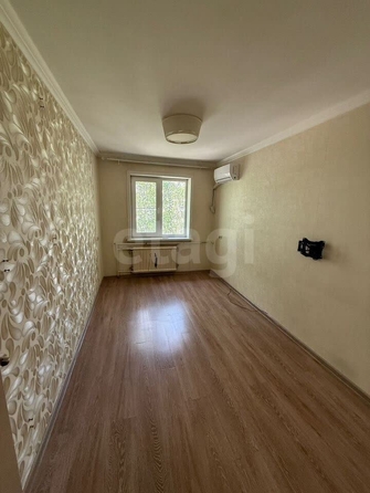
  Продается 2-комн. квартира, 43.3 м², Новогодняя ул, д. 12
. Фото 9.
