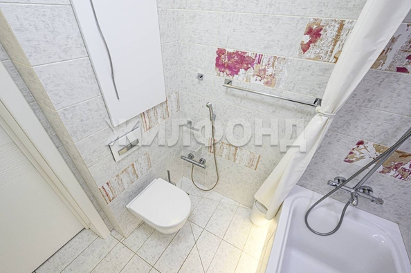 
  Продается 2-комн. квартира, 55.7 м², Есенина ул, д. 67
. Фото 11.