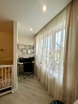 
  Продается 2-комн. квартира, 71 м², Владимира Заровного ул, д. 38
. Фото 8.