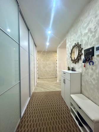 
  Продается 2-комн. квартира, 71 м², Владимира Заровного ул, д. 38
. Фото 11.