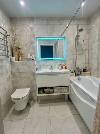 
  Продается 2-комн. квартира, 71 м², Владимира Заровного ул, д. 38
. Фото 17.