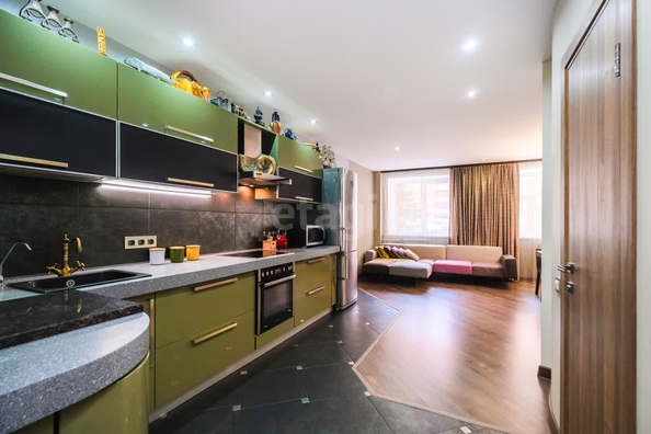 
  Продается 3-комн. квартира, 86.6 м², Холодильная ул, д. 17
. Фото 3.