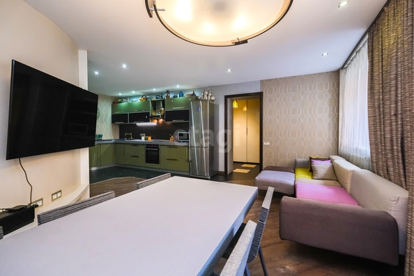 
  Продается 3-комн. квартира, 86.6 м², Холодильная ул, д. 17
. Фото 7.