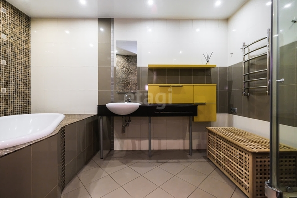 
  Продается 3-комн. квартира, 86.6 м², Холодильная ул, д. 17
. Фото 19.