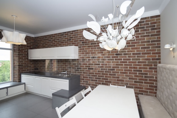 
  Продается 4-комн. квартира, 165 м², Кедровая ул, д. 45
. Фото 6.