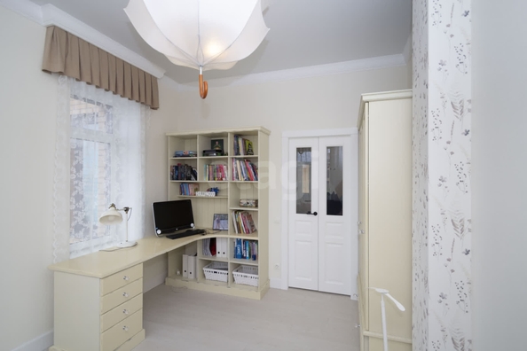 
  Продается 4-комн. квартира, 165 м², Кедровая ул, д. 45
. Фото 13.