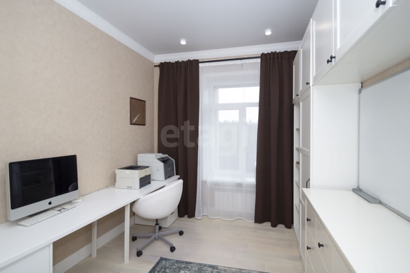 
  Продается 4-комн. квартира, 165 м², Кедровая ул, д. 45
. Фото 16.