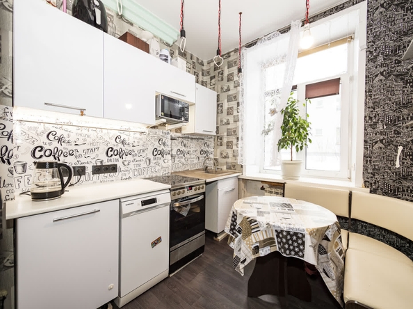 
  Продается 2-комн. квартира, 60.2 м², Красногорская ул, д. 37
. Фото 8.