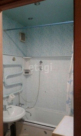 
  Продается 2-комн. квартира, 42 м², Семьи Шамшиных ул, д. 83
. Фото 8.