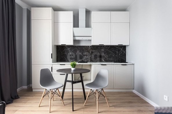 
  Продается 2-комн. квартира, 40 м², Немировича-Данченко ул, д. 16/2
. Фото 3.
