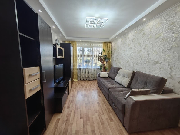 
  Продается 3-комн. квартира, 55 м², 2-й кв-л, д. 2
. Фото 1.