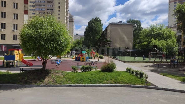 
  Продается 2-комн. квартира, 61.8 м², Галущака ул, д. 15
. Фото 2.