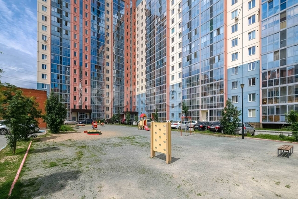 
  Продается 2-комн. квартира, 59.2 м², Петухова ул, д. 156
. Фото 4.