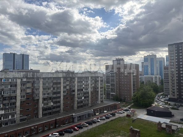 
  Продается 3-комн. квартира, 90 м², Кошурникова ул, д. 8
. Фото 16.