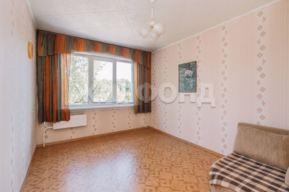
  Продается 3-комн. квартира, 60 м², Петухова ул, д. 122
. Фото 3.