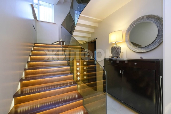 
  Продается 4-комн. квартира, 224.3 м², Кедровая ул, д. 43/4
. Фото 2.