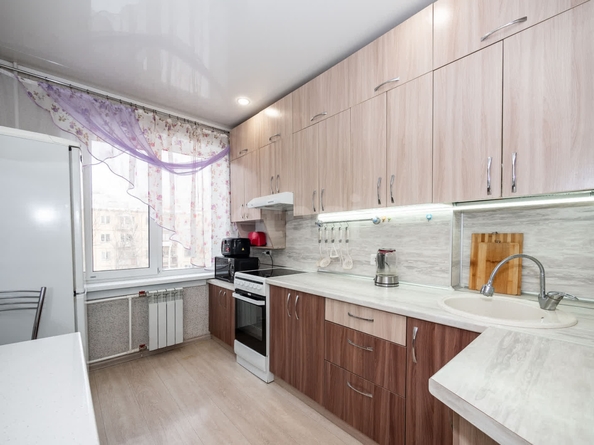 
  Продается 3-комн. квартира, 59.5 м², Объединения ул, д. 96/1
. Фото 1.