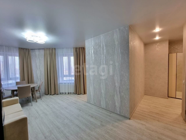 
  Сдается 3-комн. квартира, 76.8 м², Семьи Шамшиных ул, д. 77
. Фото 13.