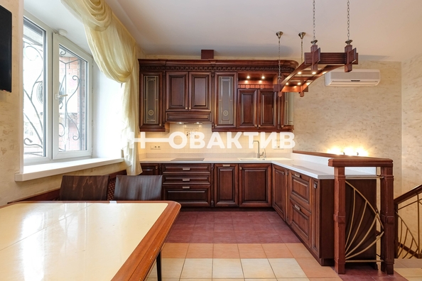 
  Продается 3-комн. квартира, 221.8 м², Красный пр-кт, д. 153А
. Фото 1.