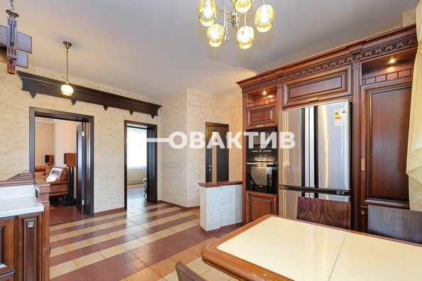 
  Продается 3-комн. квартира, 221.8 м², Красный пр-кт, д. 153А
. Фото 4.